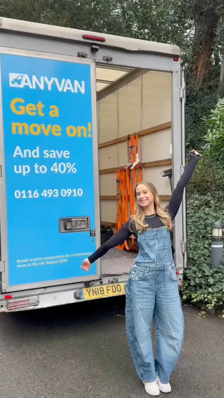 Issy Dickinson home move with AnyVan